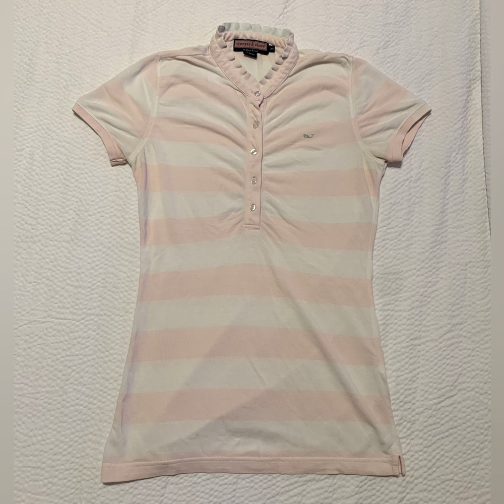 Vineyard vine Size Xs women pink and white Polo